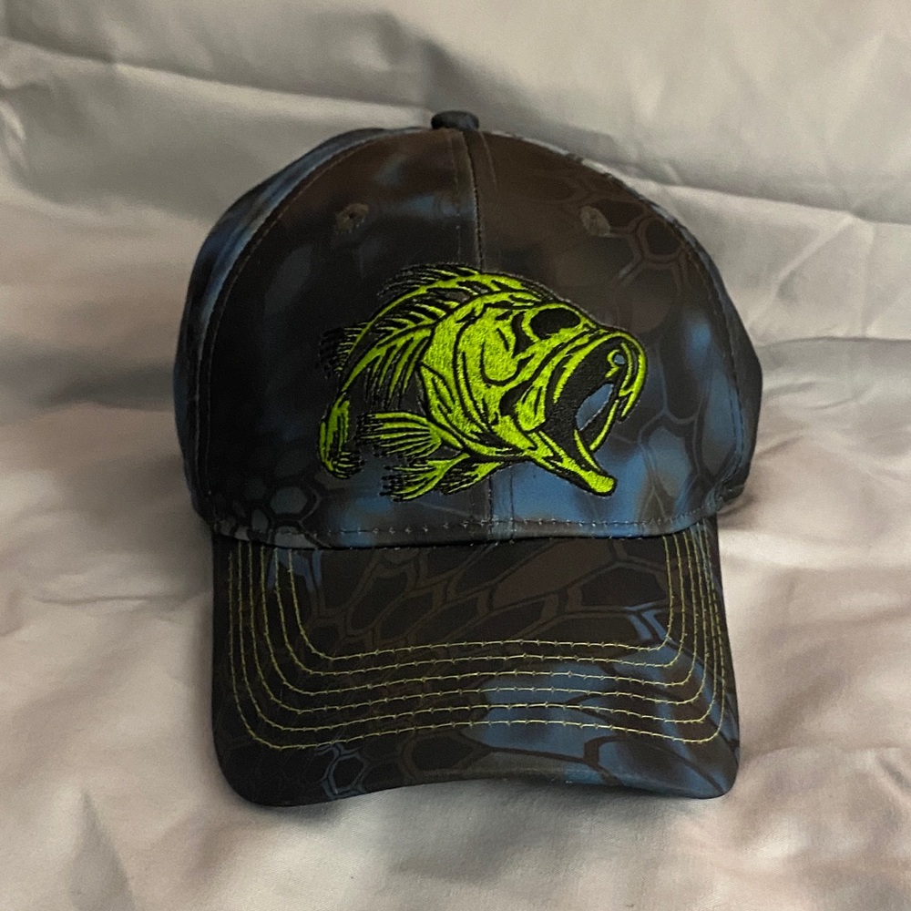Green Fish Graphic Cap for Pet Fish Lovers